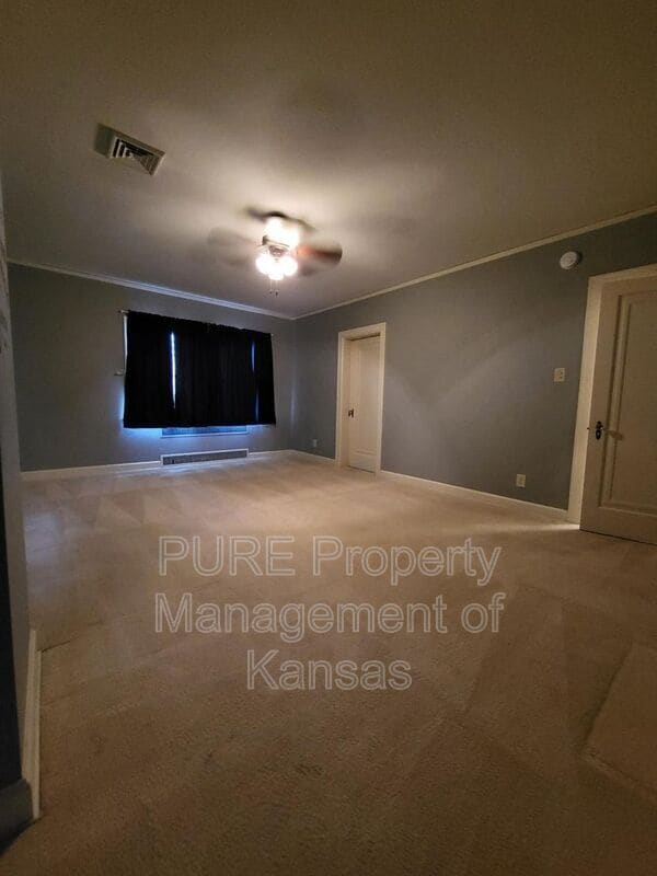 Building Photo - 1501 SW Pembroke Ln