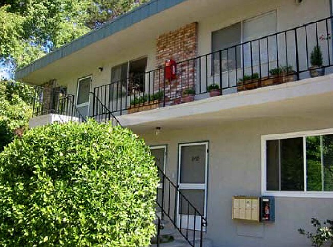 Building Photo - Villa Panorama