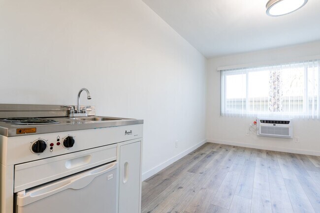 Interior Photo - Manhattan I
