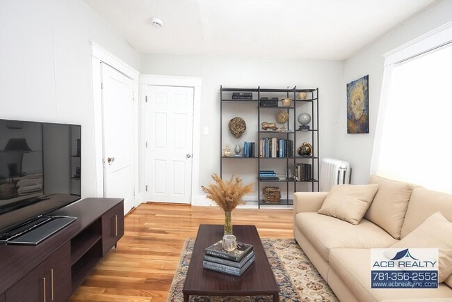 Building Photo - 10 Mattakeeset St