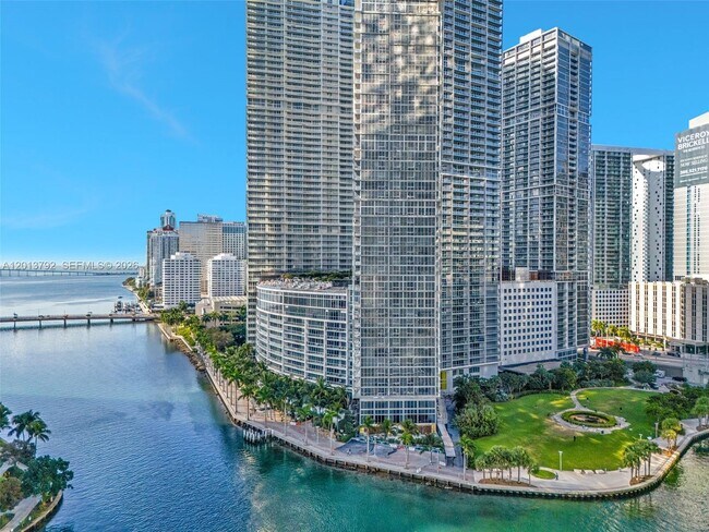 Building Photo - 475 Brickell Ave