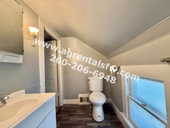 Building Photo - 1307 Barthold St