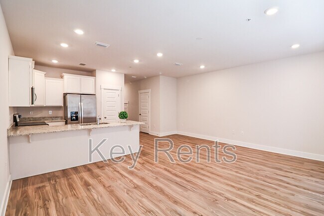 Building Photo - 1646 Iroquois Ct