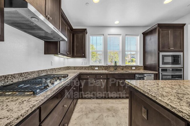 Building Photo - 3008 Lighthouse Ln