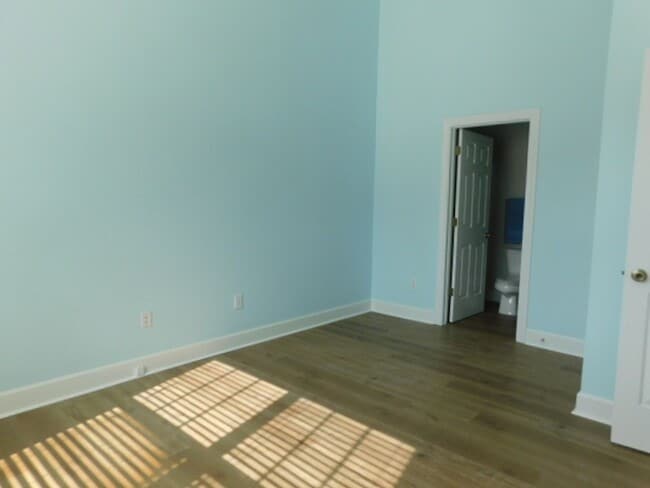 Building Photo - 2 Bedroom Located in Summerfield Community