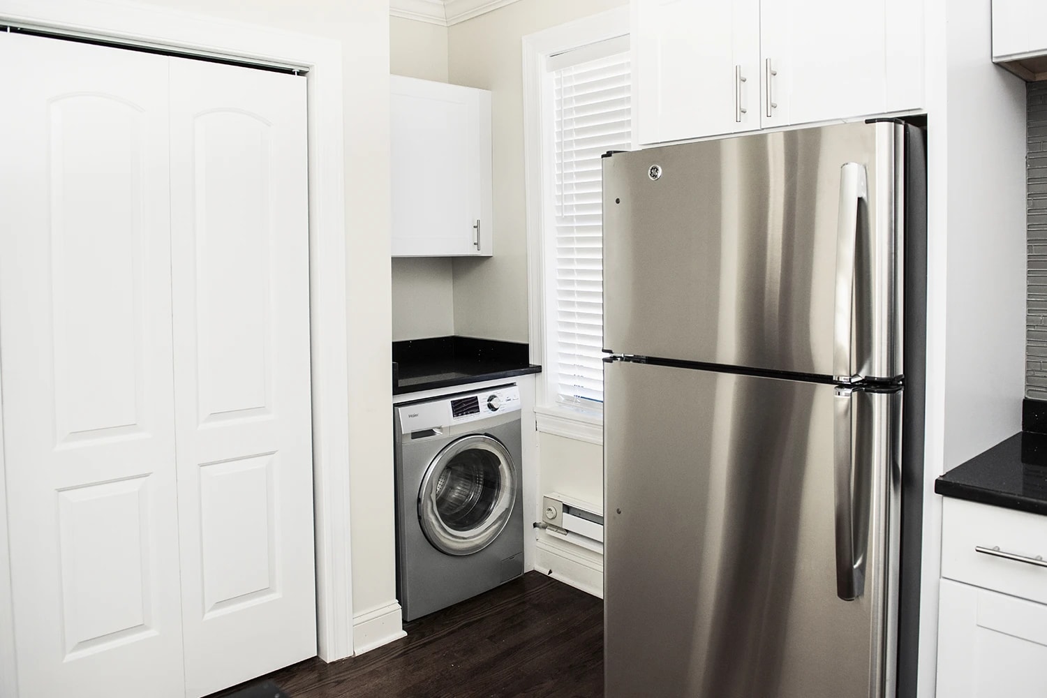 Building Photo - 3842 N Greenview Ave