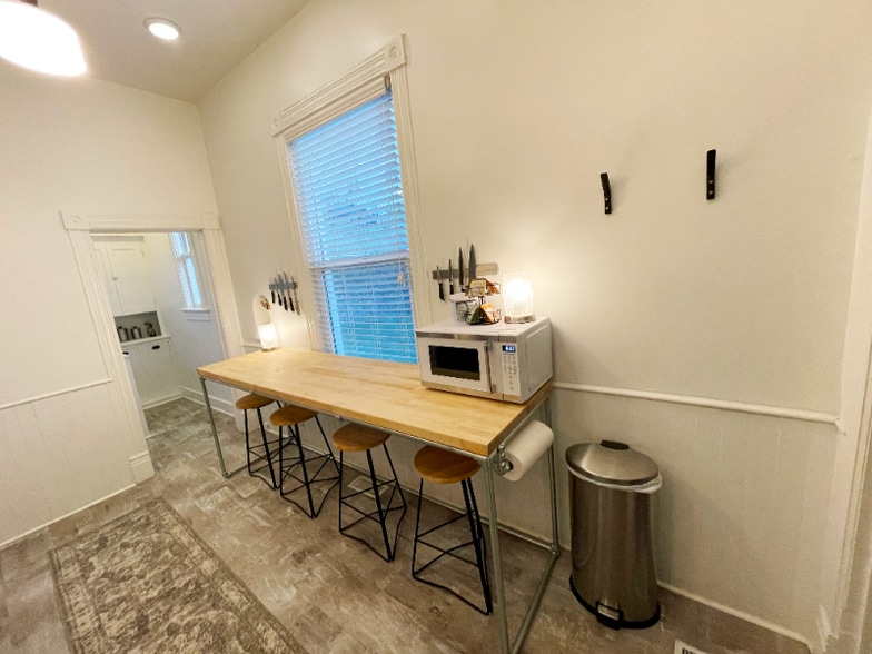 Building Photo - 331 State St