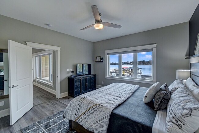 Building Photo - 136 Bridlewood Dr