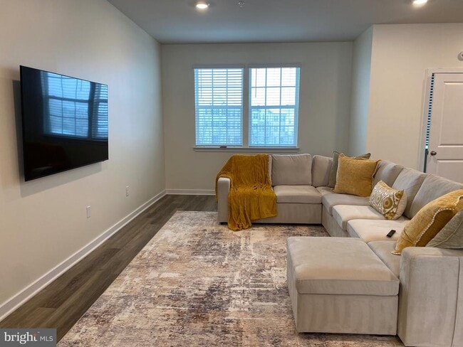 Building Photo - 7530 Daybreak Dr