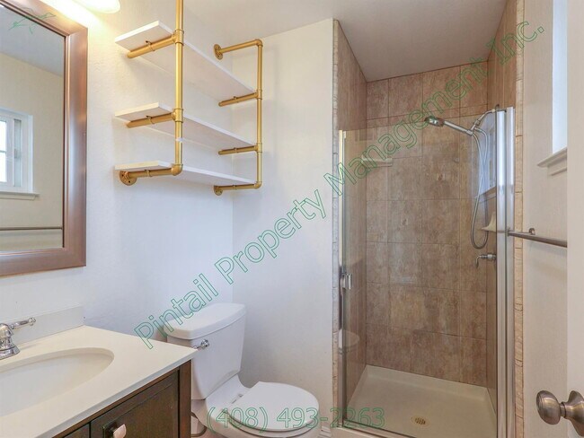 Building Photo - 5950 Cabral Ave