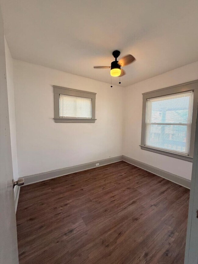 Building Photo - 3464 W 49th St