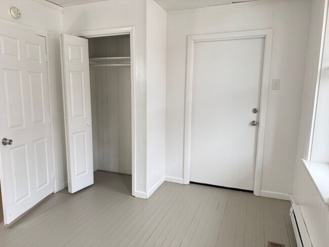 Building Photo - 225 N 3rd St