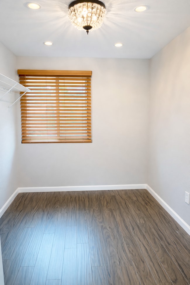 Building Photo - Harwell Drive