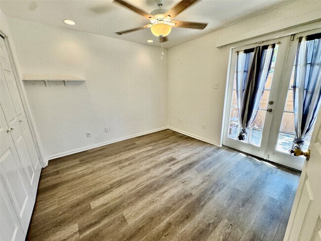 Building Photo - 10555 Turtlewood Ct