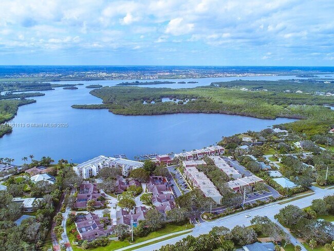 Building Photo - 5151 Jimmy Buffett Mem Hwy