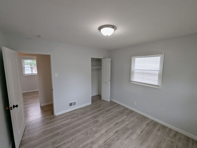 Building Photo - 6109 Evergreen Blvd