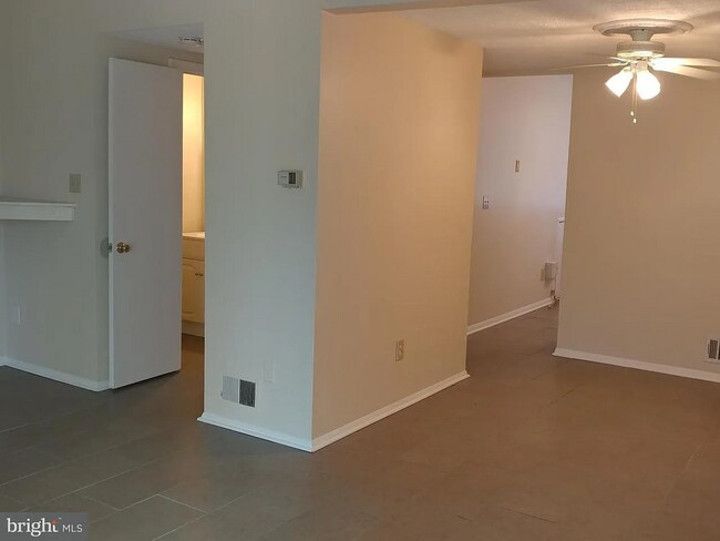 Building Photo - 3 Bedroom 1.5 Bathroom Townhouse in Edgewood, MD