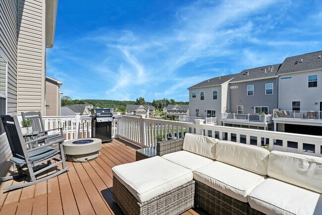 Building Photo - Beautiful 3B/2.5B Townhome in Downingtown ...