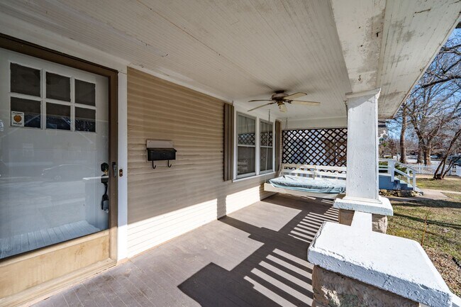 Building Photo - PRE-LEASING