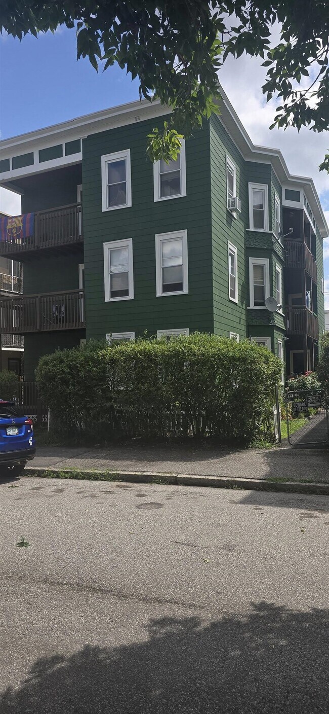 Primary Photo - 593 Rimmon St