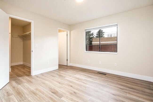 Building Photo - 3689 Grant Dr