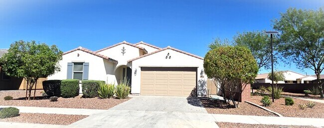 Building Photo - Stunning 3 bedroom with a flex room 2 baths