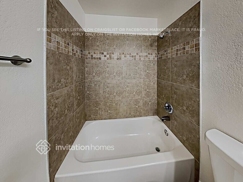Building Photo - 3220 Lowther Way
