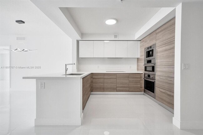 Building Photo - 330 Sunny Isles Blvd