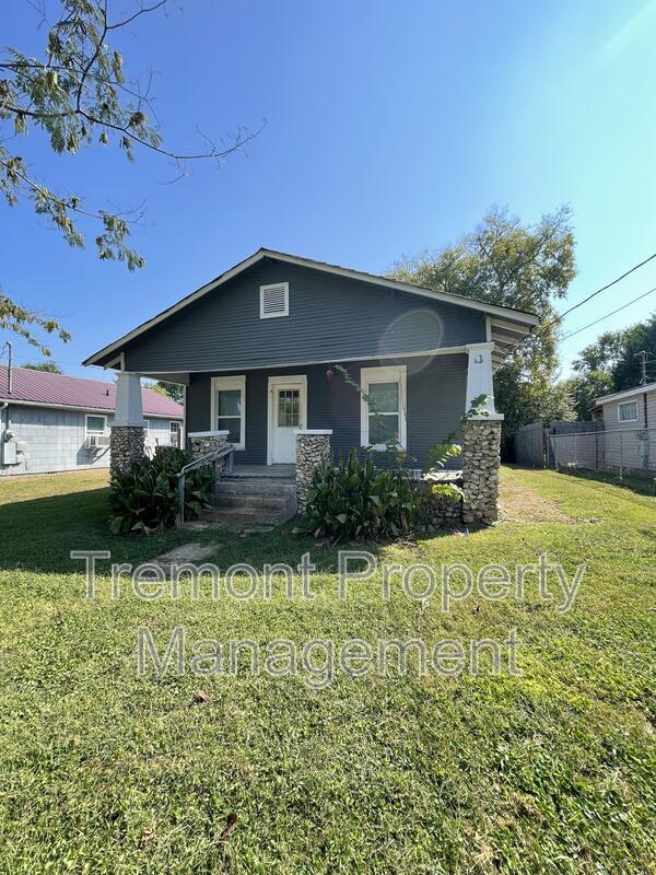 Building Photo - 714 Henderson Ave