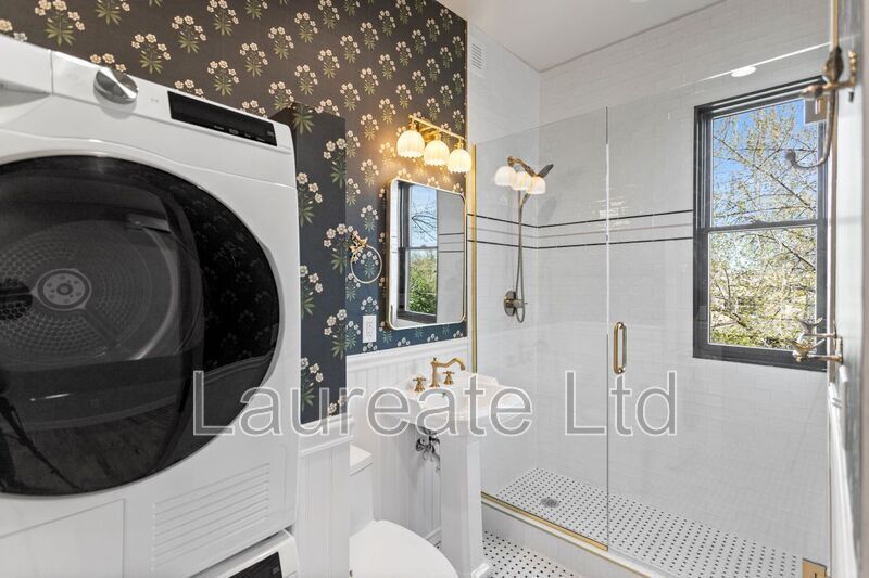 Building Photo - 2224 E 14th Ave