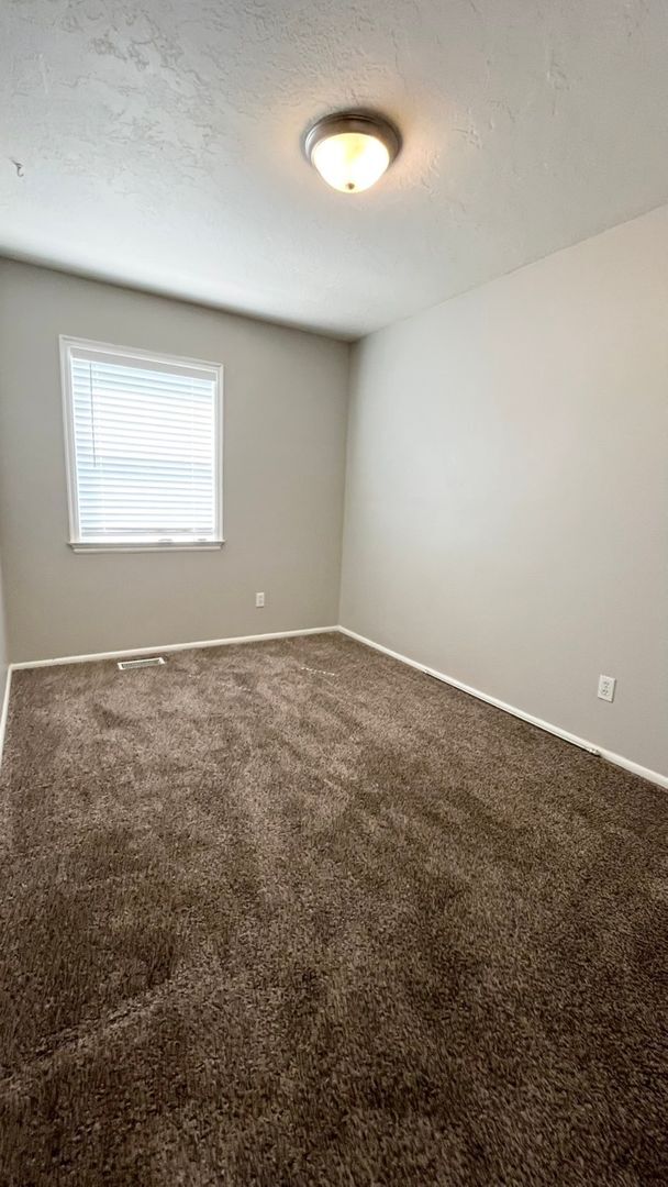 Building Photo - 55 E 11000 S