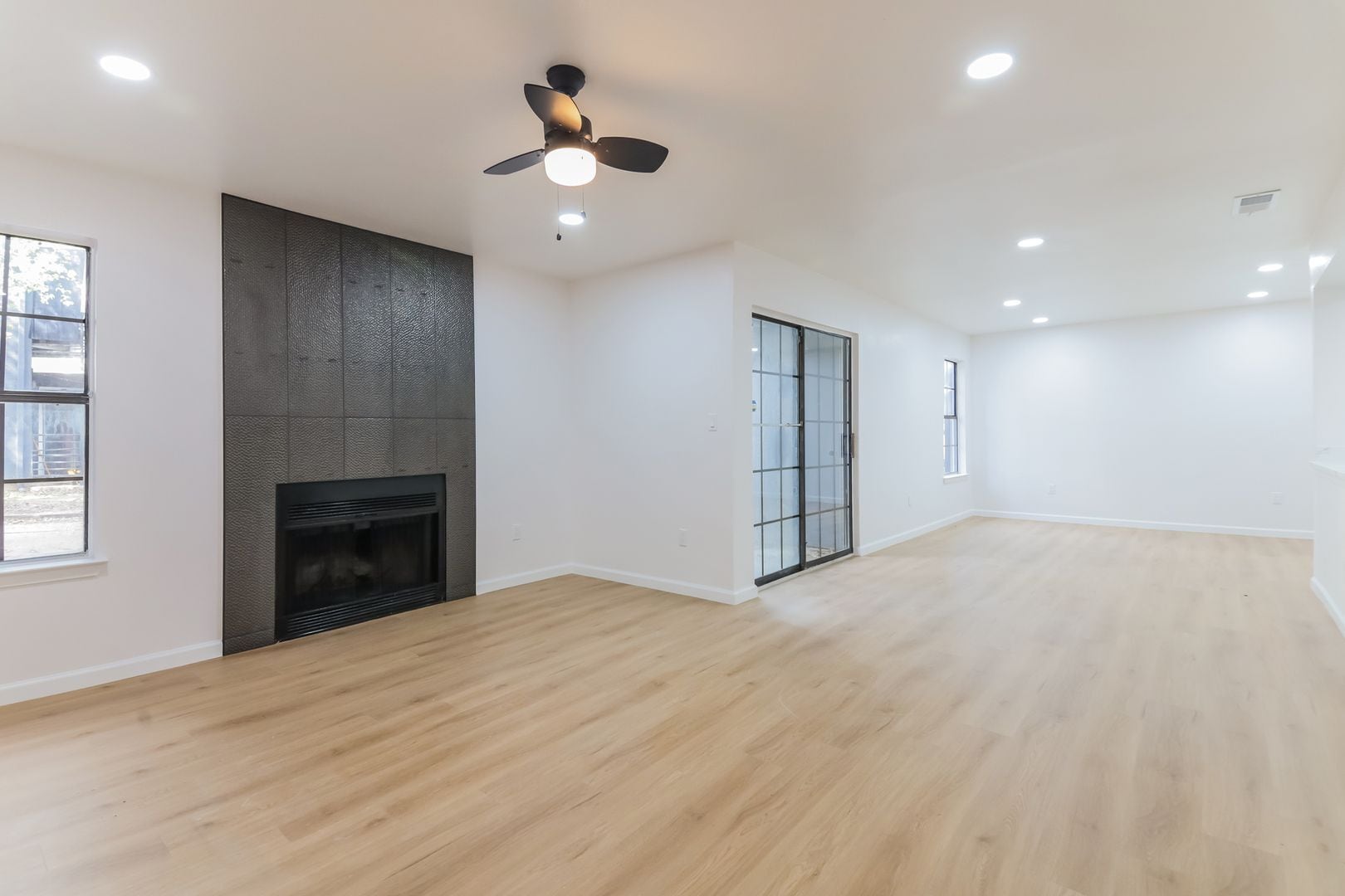 Building Photo - 9920 Forest Ln