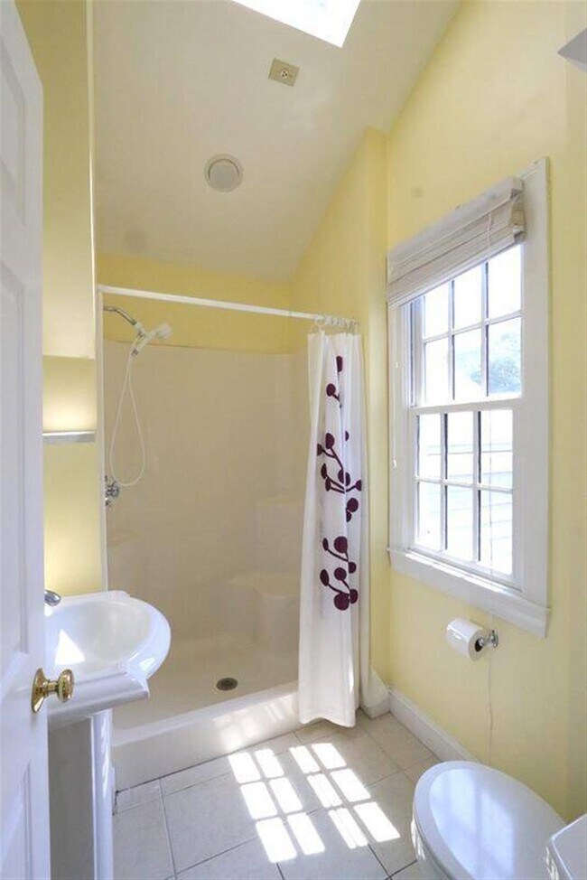 Building Photo - 86 Winter St