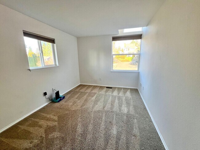 Building Photo - 20915 NE 17th St