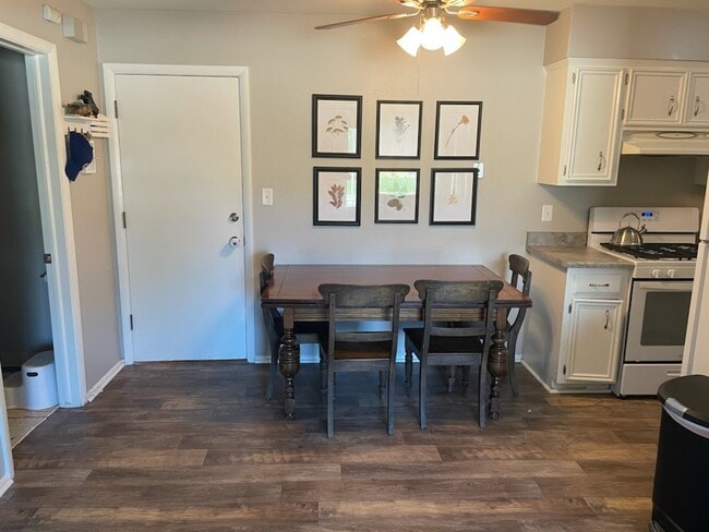 Building Photo - 12117 W Bluemound Rd