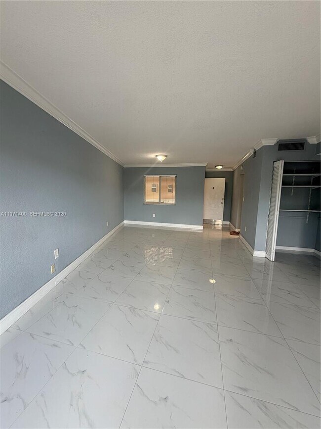 Building Photo - 7430 Miami Lakes Dr