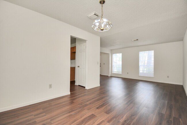 Building Photo - 17210 Colony Creek Dr