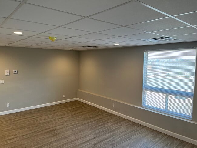 Building Photo - 5843 Harrison Ave
