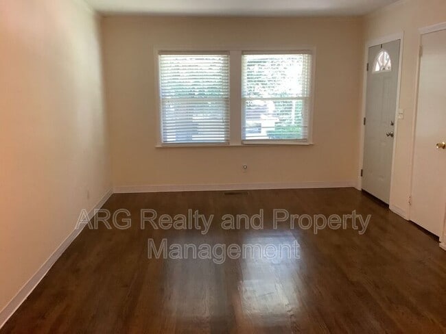 Building Photo - 2069 Arlington Ave NE