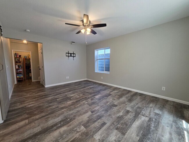 Building Photo - Gorgeous 4 Bed 4 bath Home In Banning Lewis Ranch!!