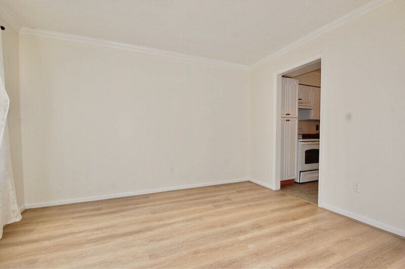 Building Photo - 937 Welch Cir