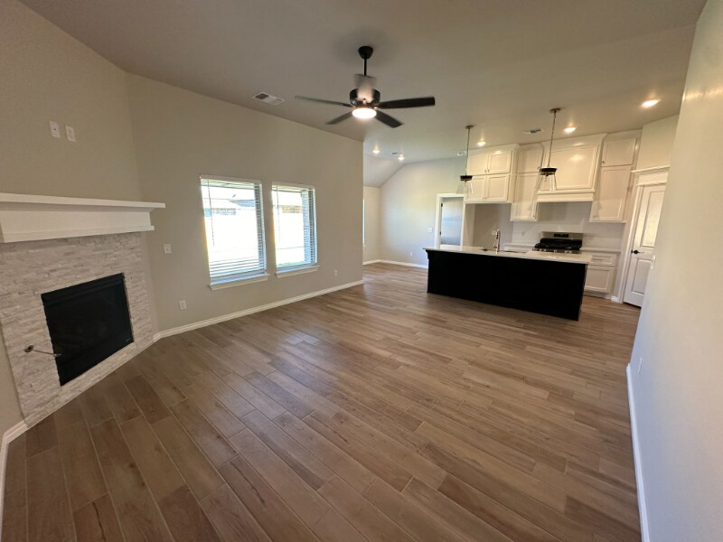 Building Photo - 1621 NE 33rd St