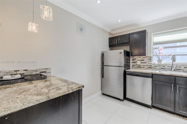 Building Photo - 618 Euclid Ave