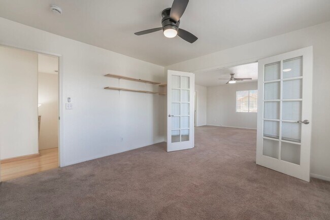 Building Photo - Beautiful Home in a Corner Lot!