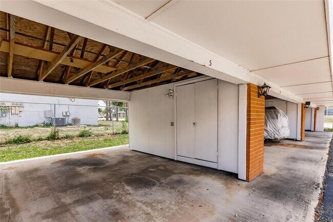 Building Photo - 4158 S Tamiami Trl