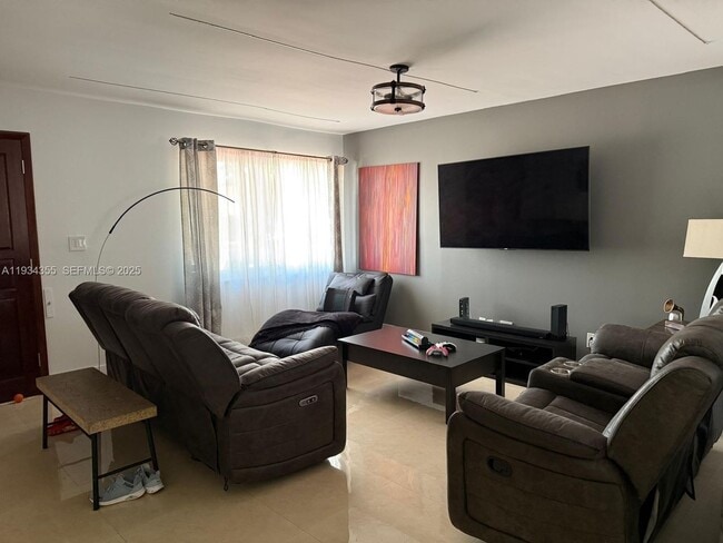 Building Photo - 2430 SW 22nd Terrace