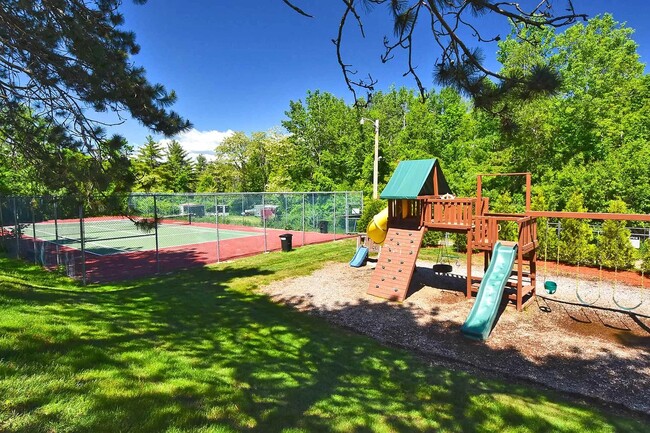 Building Photo - 107 Treetop Cir