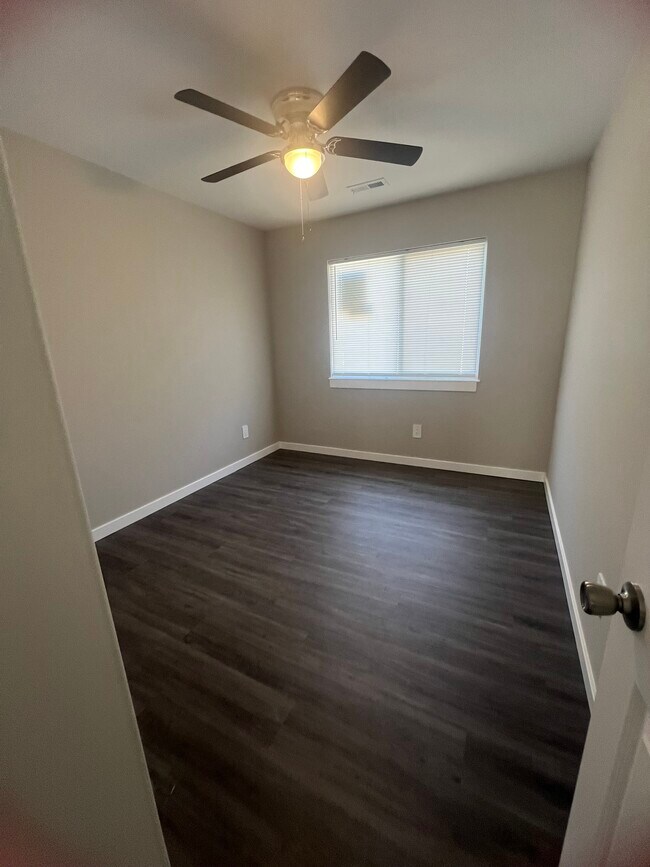 Building Photo - 444 Wood Ave