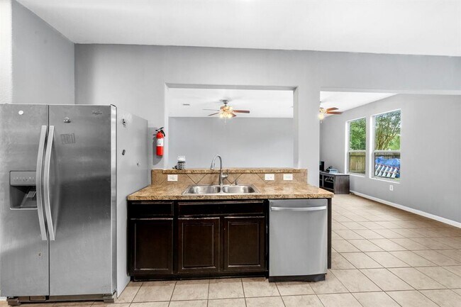 Building Photo - 16427 Misty Paloma Dr