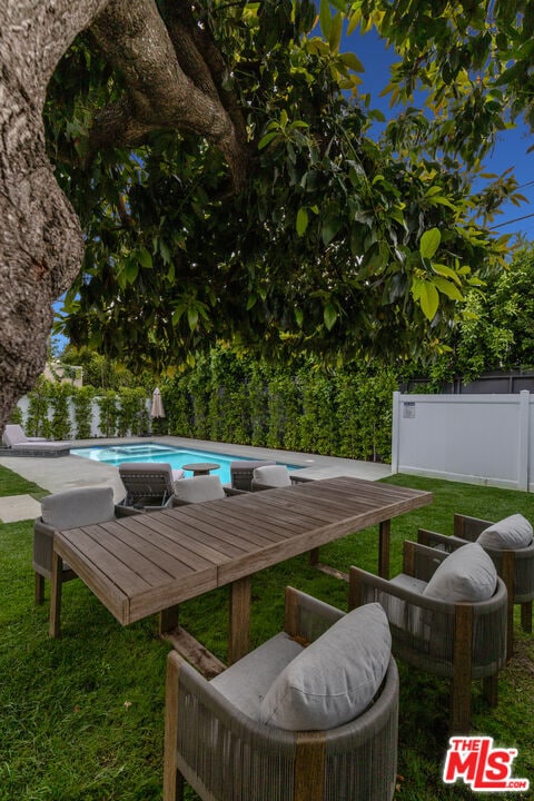 Building Photo - 731 N Curson Ave